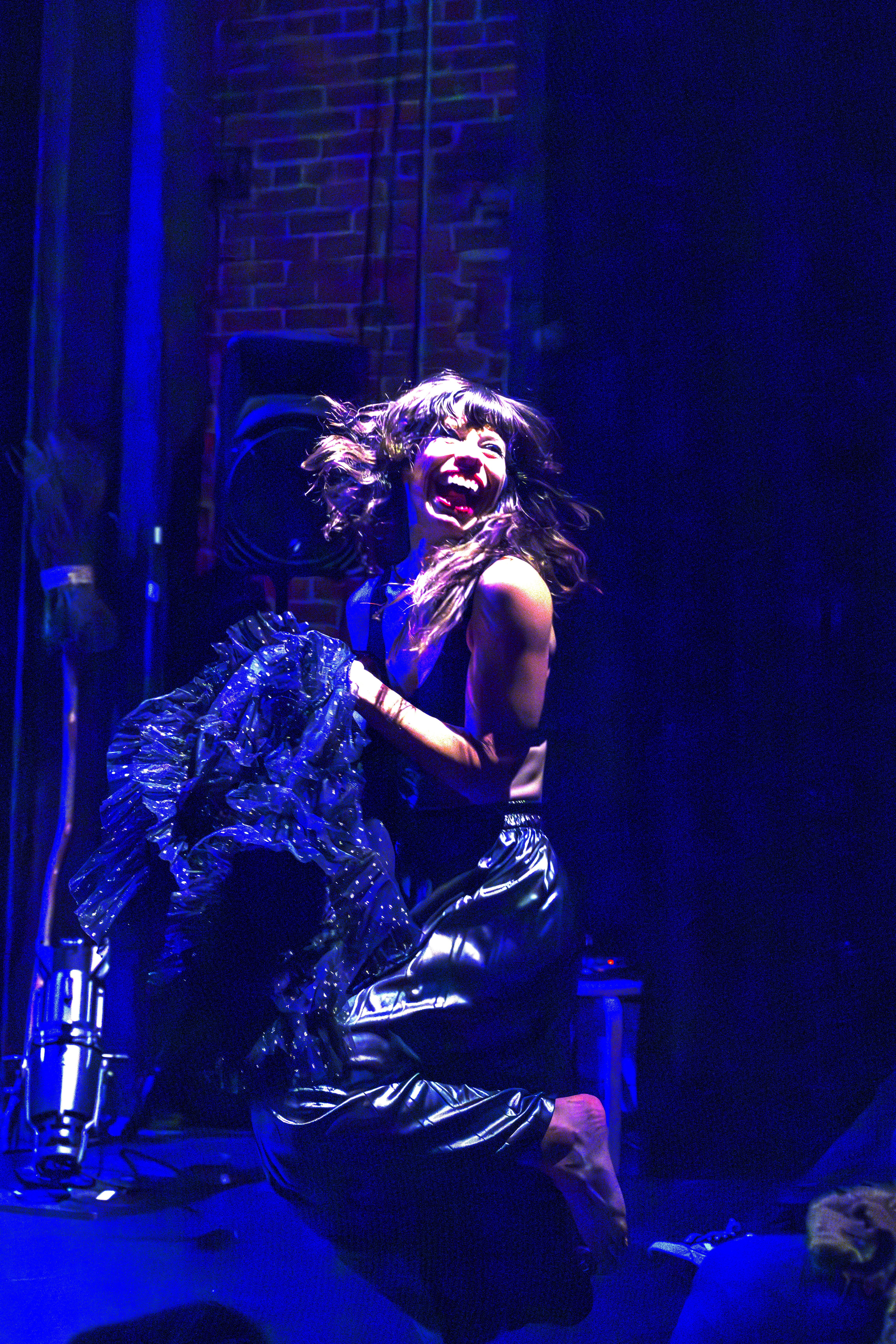 The audience helps Medusa get dressed in Jessica Fudim''s dance-theater solo, Venomous, Sept 4 & 6, 2025 in the Cannonball hub of Philly Fringe, at the Icebox Project Space Gallery. Photo by Kyle Adler The audience helps Medusa get dressed in Jessica Fudim''s dance-theater solo, Venomous, Sept 4 & 6, 2025 in the Cannonball hub of Philly Fringe, at the Icebox Project Space Gallery. Photo by Kyle Adler