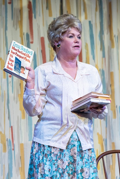 Helen Rapits as Erma Bombeck in Erma Bombeck: At Wit's End
Produced by triangle productions! - Portland Oregon
photo by Kinderpics/David Kinder