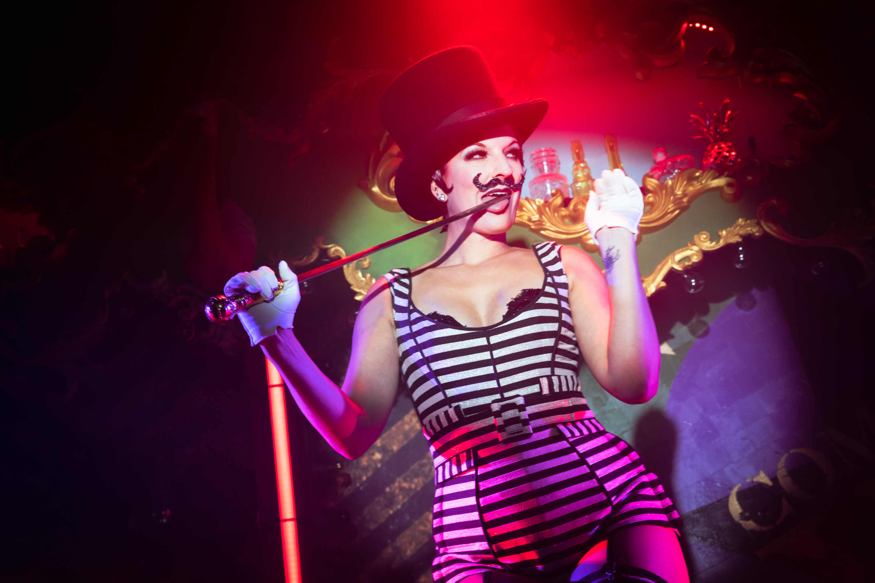 Gin Minsky in Cocktail Magique by Company XIV. Photo Credit: Deneka Peniston