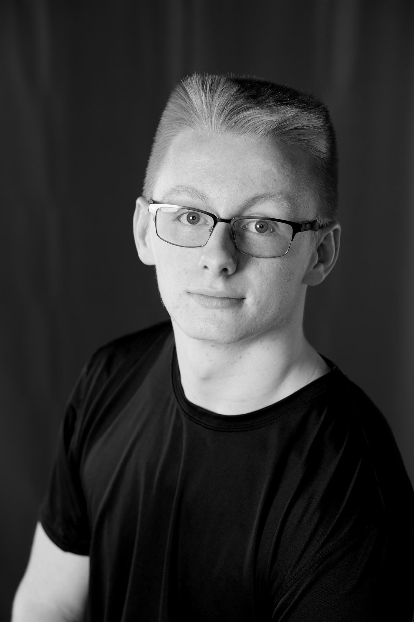 Senior Cast Member Rhees Hancock:
Rhees plays the role of R.F. Simpson and Production Singer in 