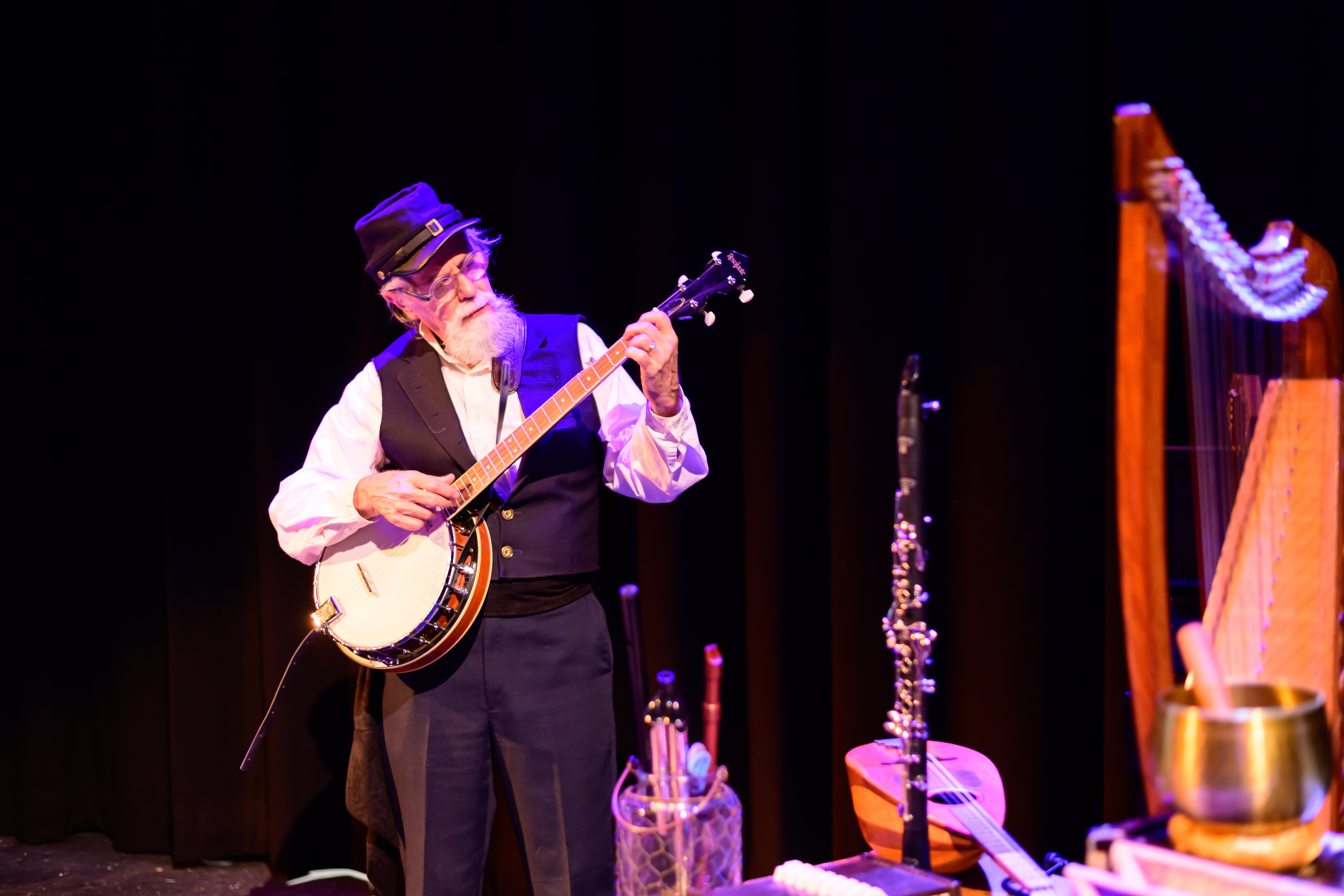 Kathleen McManus as Clara Barton & Clark Taylor as Musician (Photo credit: Jessica Fern Arts)