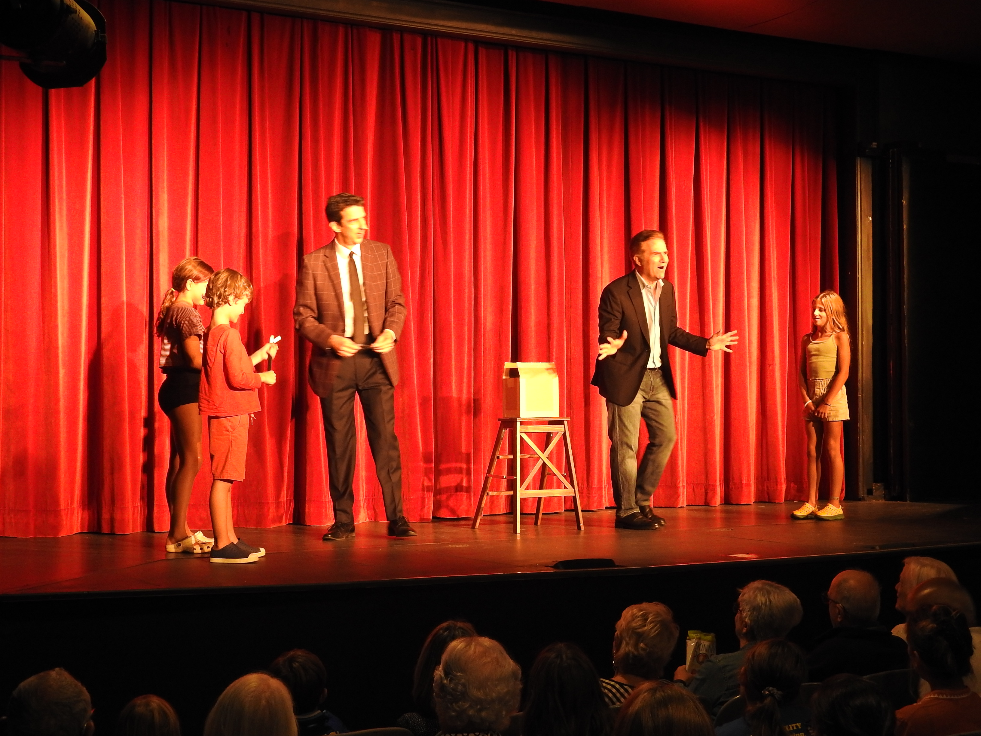 Broadway Magic Hour - Illusions, Magic, Mind-Reading in NYC for all ages