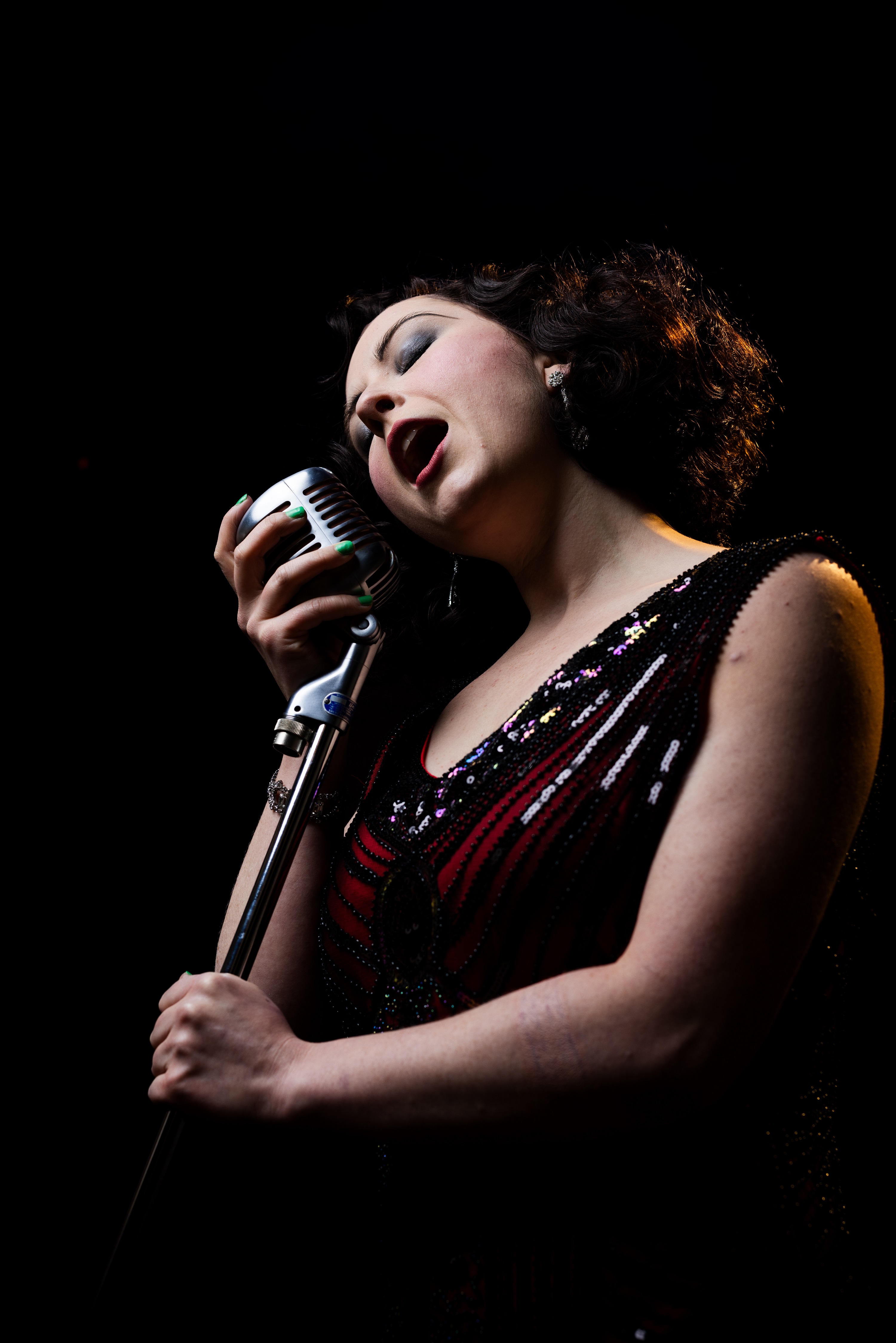 Karin Terry stars as Sally Bowles. Photo credit: Shanna Paxton Photography