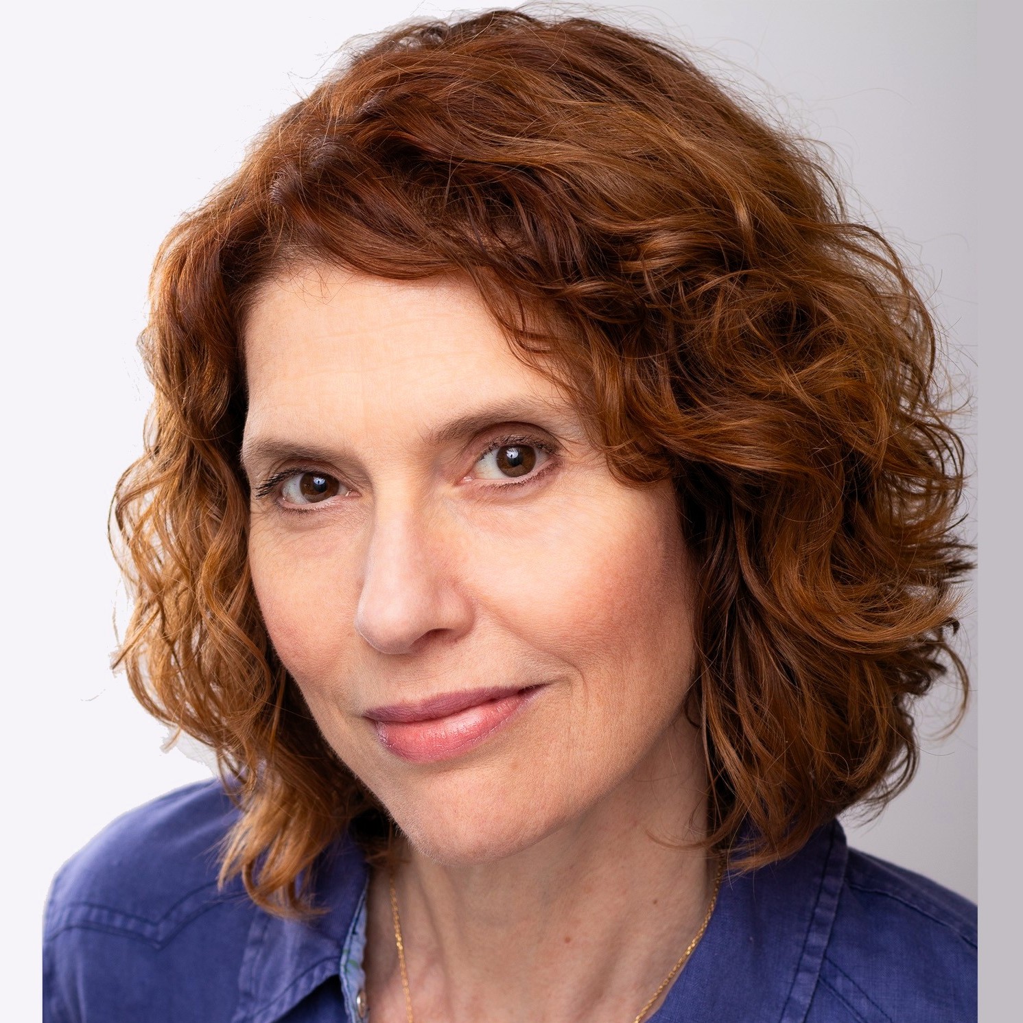 Carla Solari is a bilingual Argentine actress, teacher, and writer based in Minneapolis. She trained at the National Conservatory of Dramatic Arts and the National University of Arts (UNA) in Buenos A