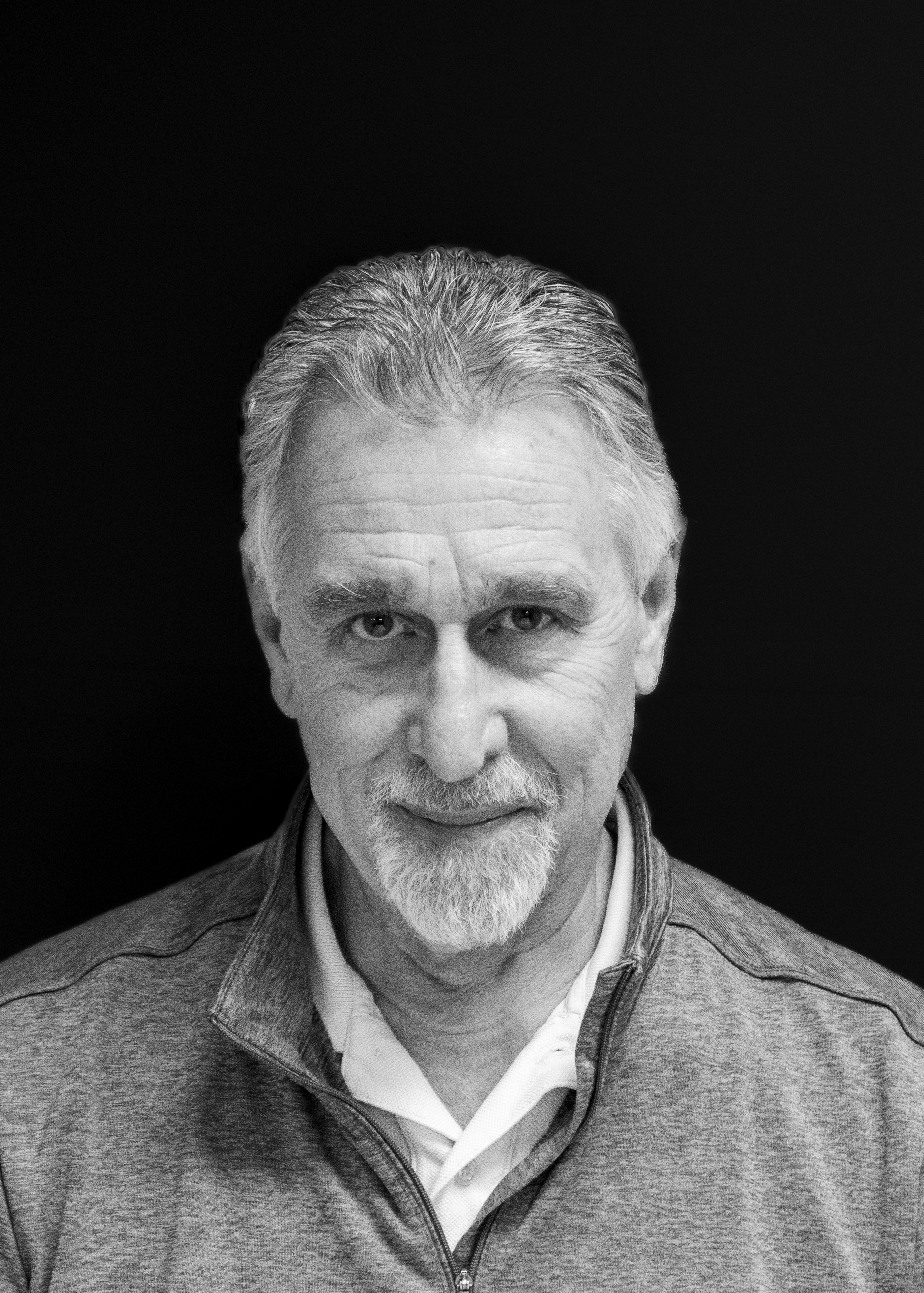Chuck Hawes as Davenport 