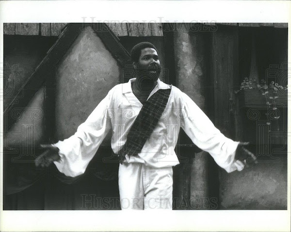 HE'S PLAYED THE MOOR!: Seen here in a 1988 performance of his critically-praised, original one-man show of Shakespeare and time-travel comedy 