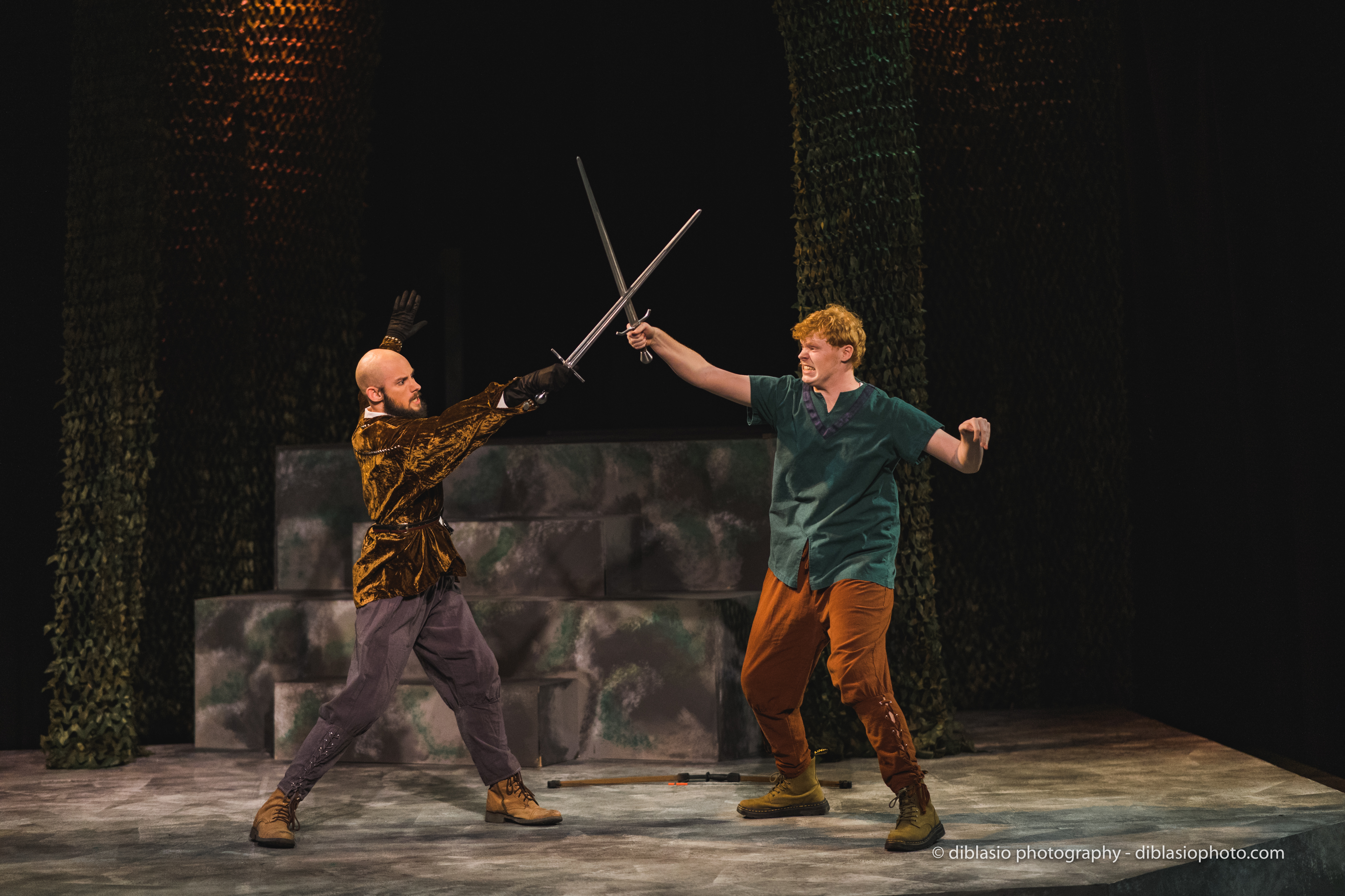 Orion Carter (left) as Prince John/Master Bladen/Other Characters and Eddie Bell (right) as Robin Hood