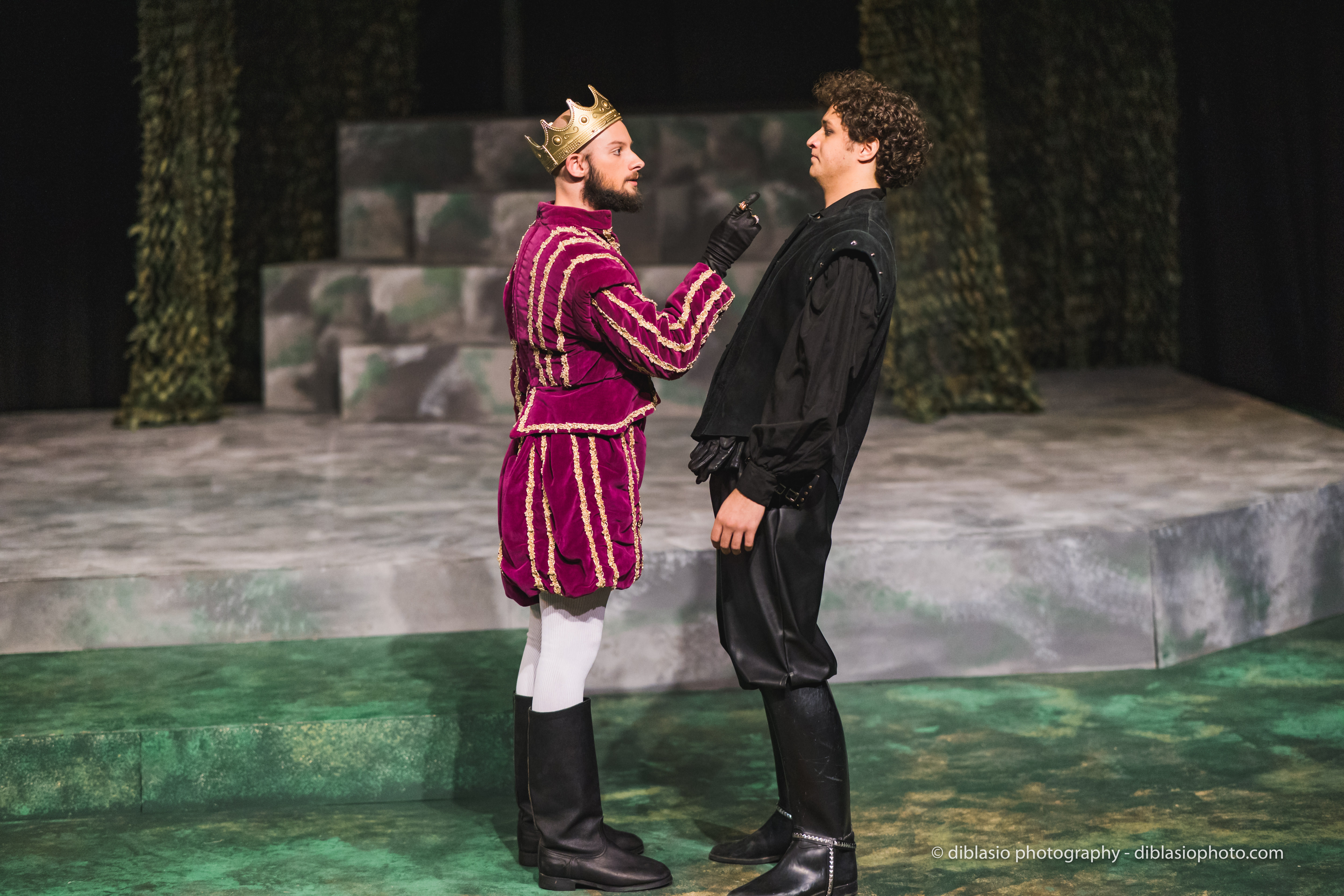 Orion Carter (left) as Prince John and Liam O Toole (right) as Sir Guy of Gisbourne