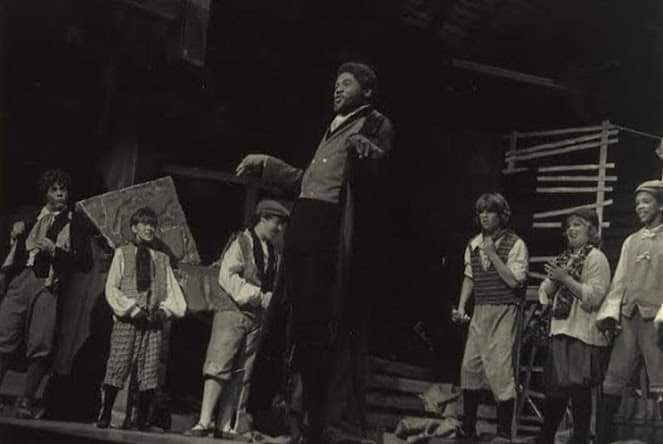 Award-winning Villain: Darryl Maximilian Robinson is winner of the 1981 Fort Wayne News-Sentinel Reviewers Recognition Award as Outstanding Thespian of the Season for his Fagin in Oliver!