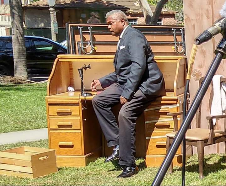 Sharing The News: Darryl Maximilian Robinson plays Chicago Tribune News Reporter Roy V Bensinger in the 2024 Culver City Public Theatre revival of The Front Page at Carlson Memorial Park.