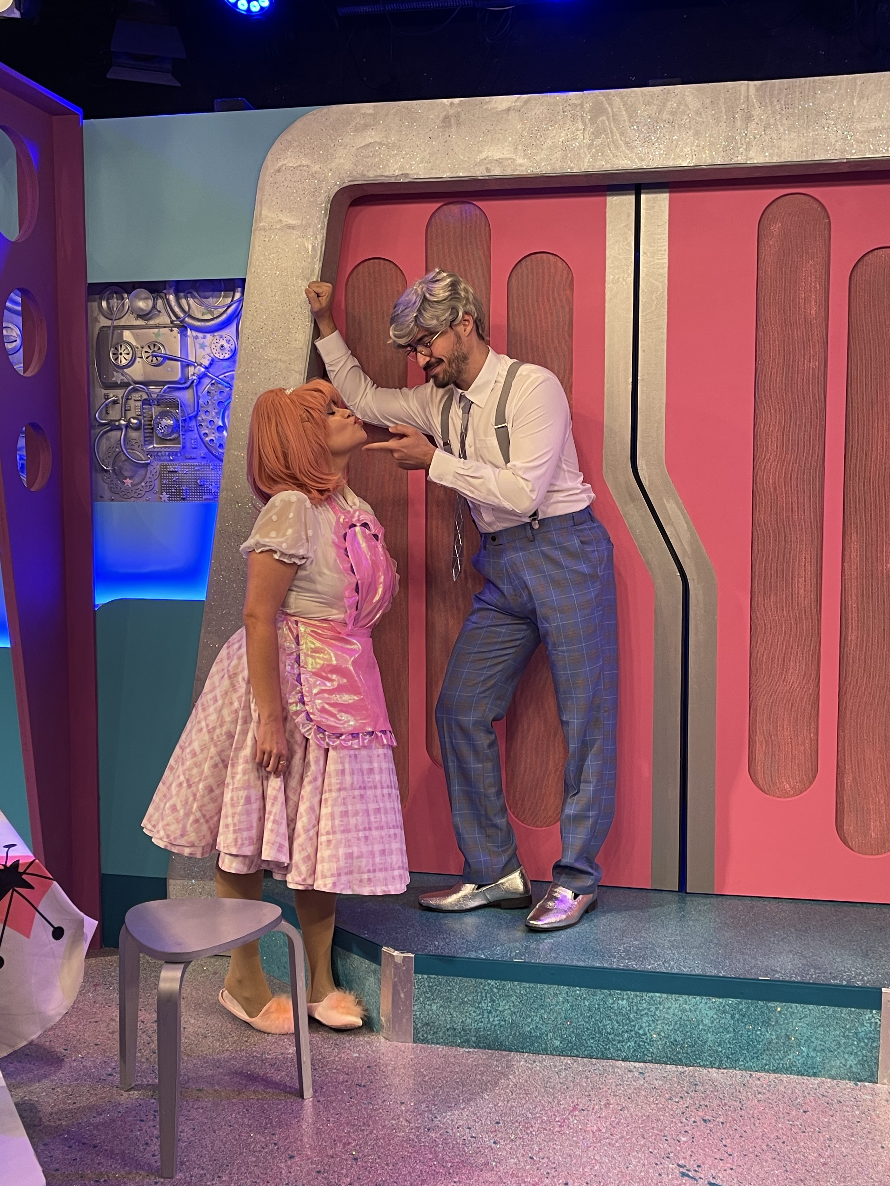 Wendy Chamorro as Elizabeth and Samuel Krogh as Hector Wendy Chamorro as Elizabeth and Samuel Krogh as Hector