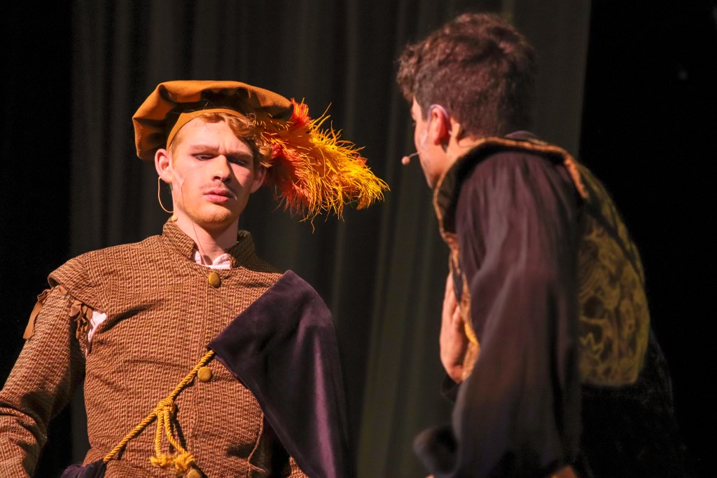 Rosencrantz (Jack Andersen, left) is confused by a theory proposed by Guildenstern (Xavier Lago, right).