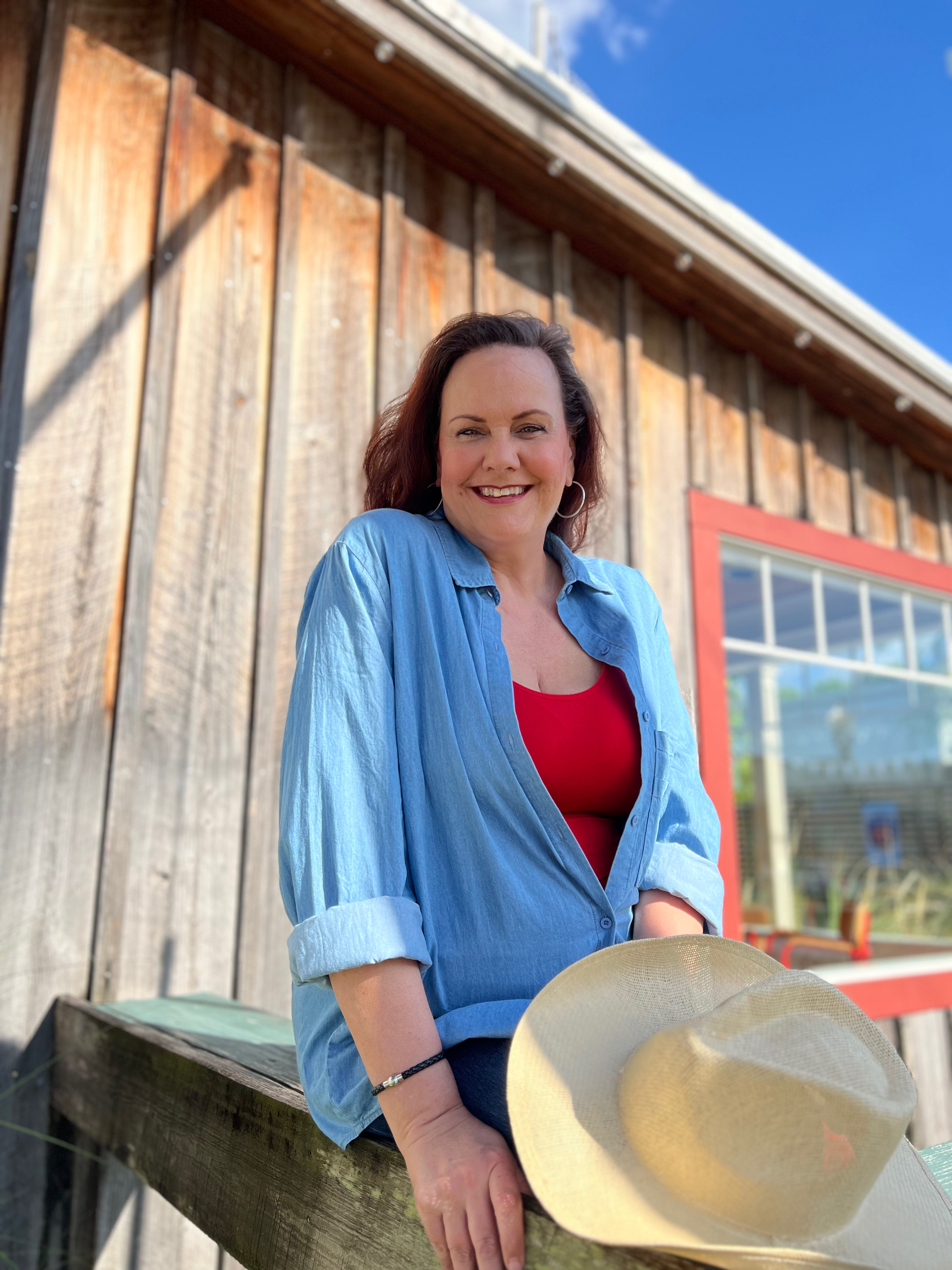 Samantha Marti-Parisi as newspaper columnist, author, political commentator and Texas firebrand, Molly Ivins in Red Hot Patriot