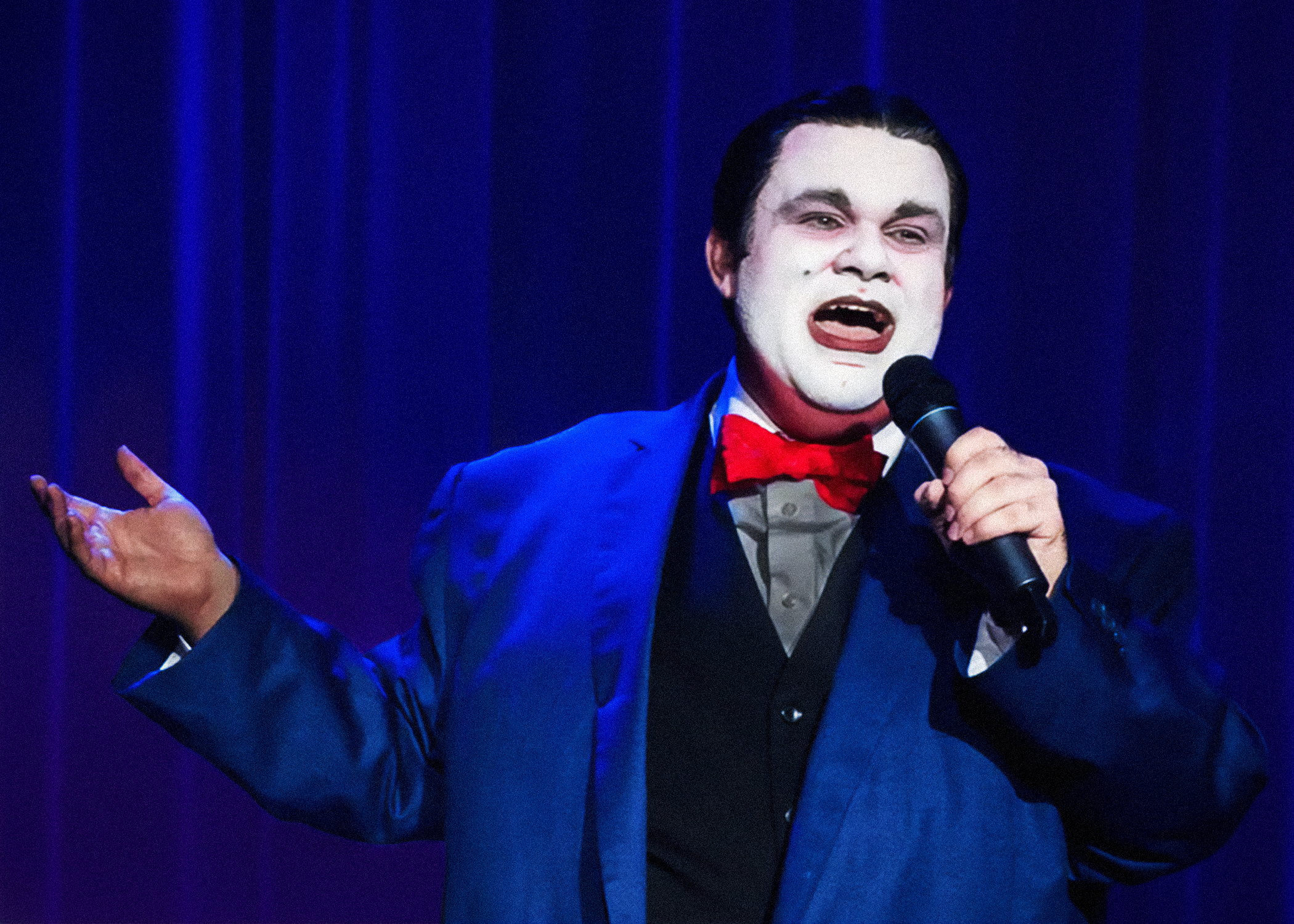 Isaac Young as Mr. Eccentric - Host/Emcee (Photo credit: Jim R. Moore)