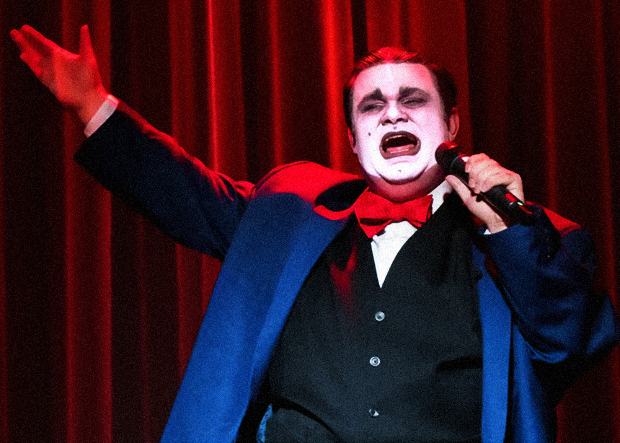 Isaac Young as Mr. Eccentric - Host/Emcee (Photo credit: Jim R. Moore)