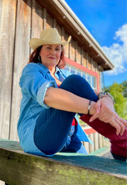 Samantha Marti-Parisi as newspaper columnist, author, political commentator and Texas firebrand, Molly Ivins in Red Hot Patriot