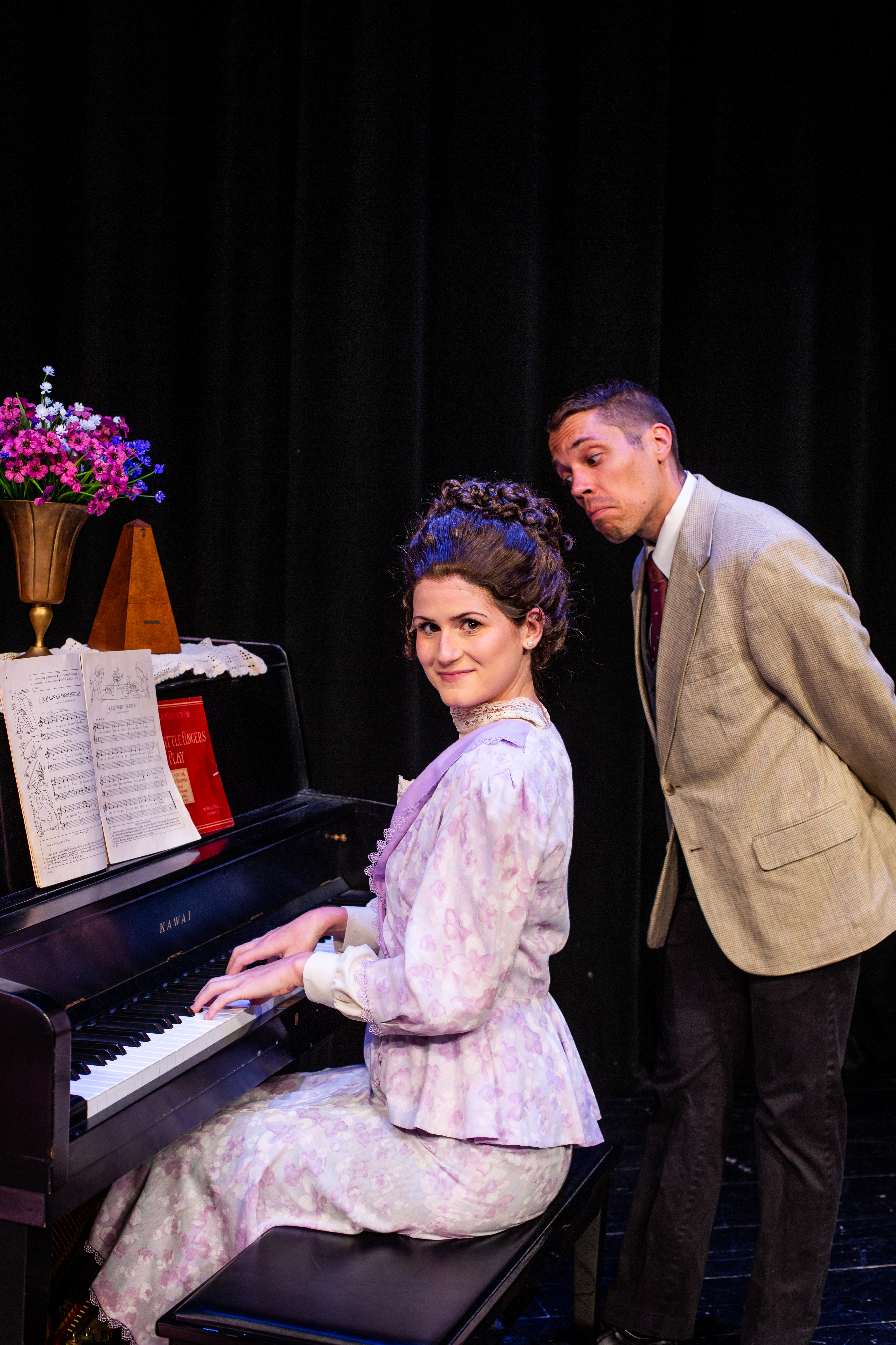 Lizzy Schroeder as Marian Paroo, Daniel Bashore as Harold Hill Photo credit: Nic Jaide 