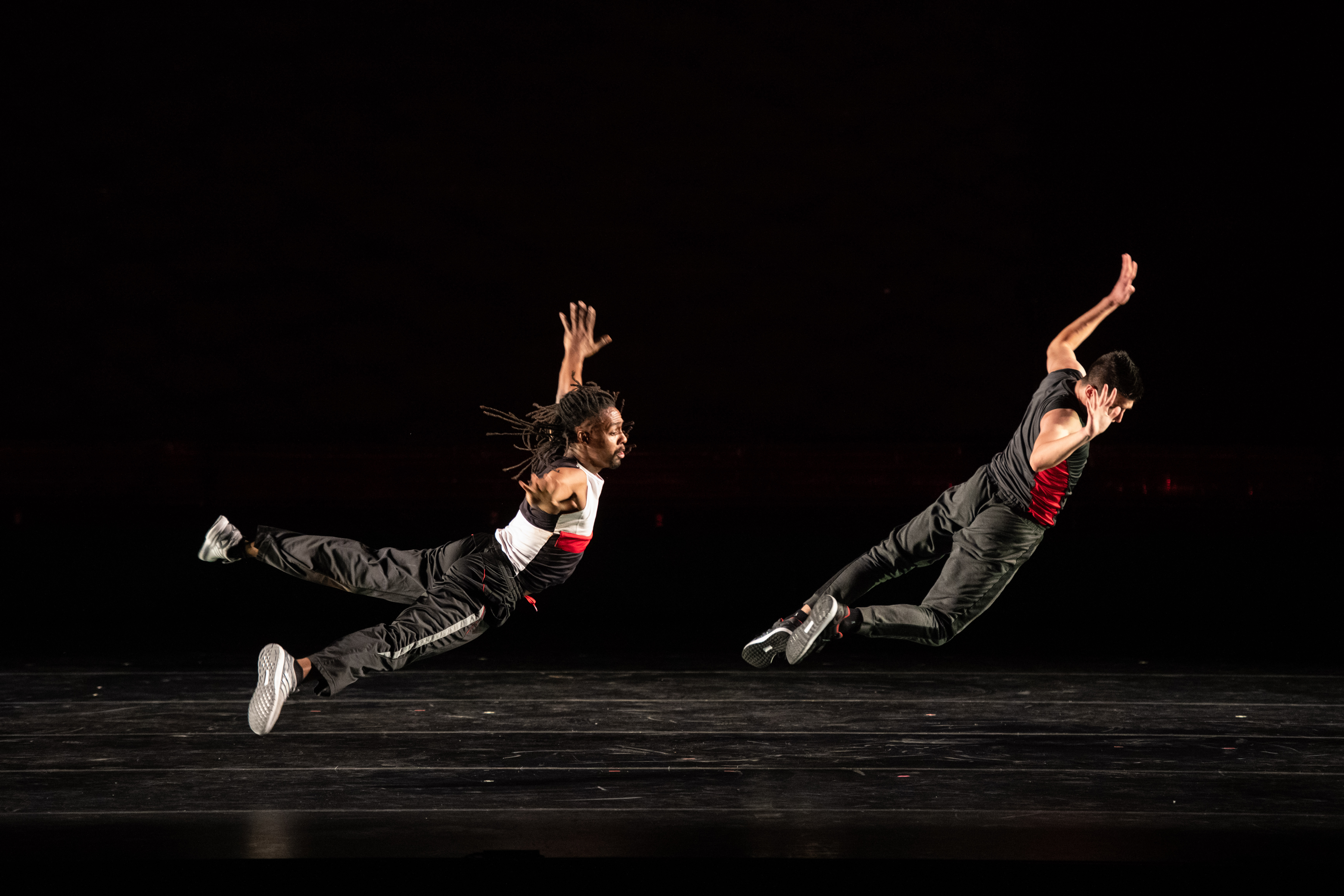 Dayton Contemporary Dance Company (Photo by Scott Robbins) 