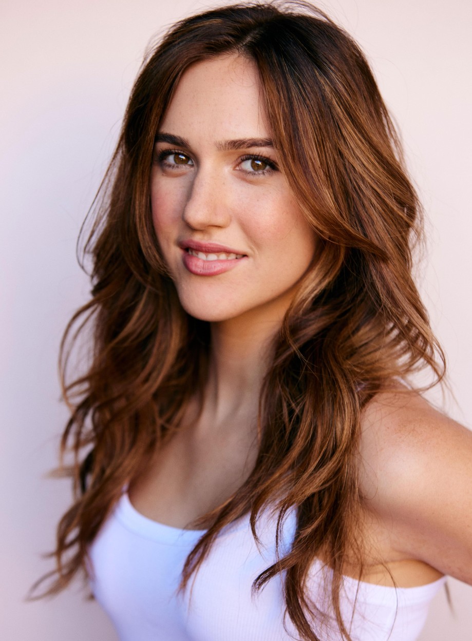 Pilot Paisley-Rose as Charlotte Roberts