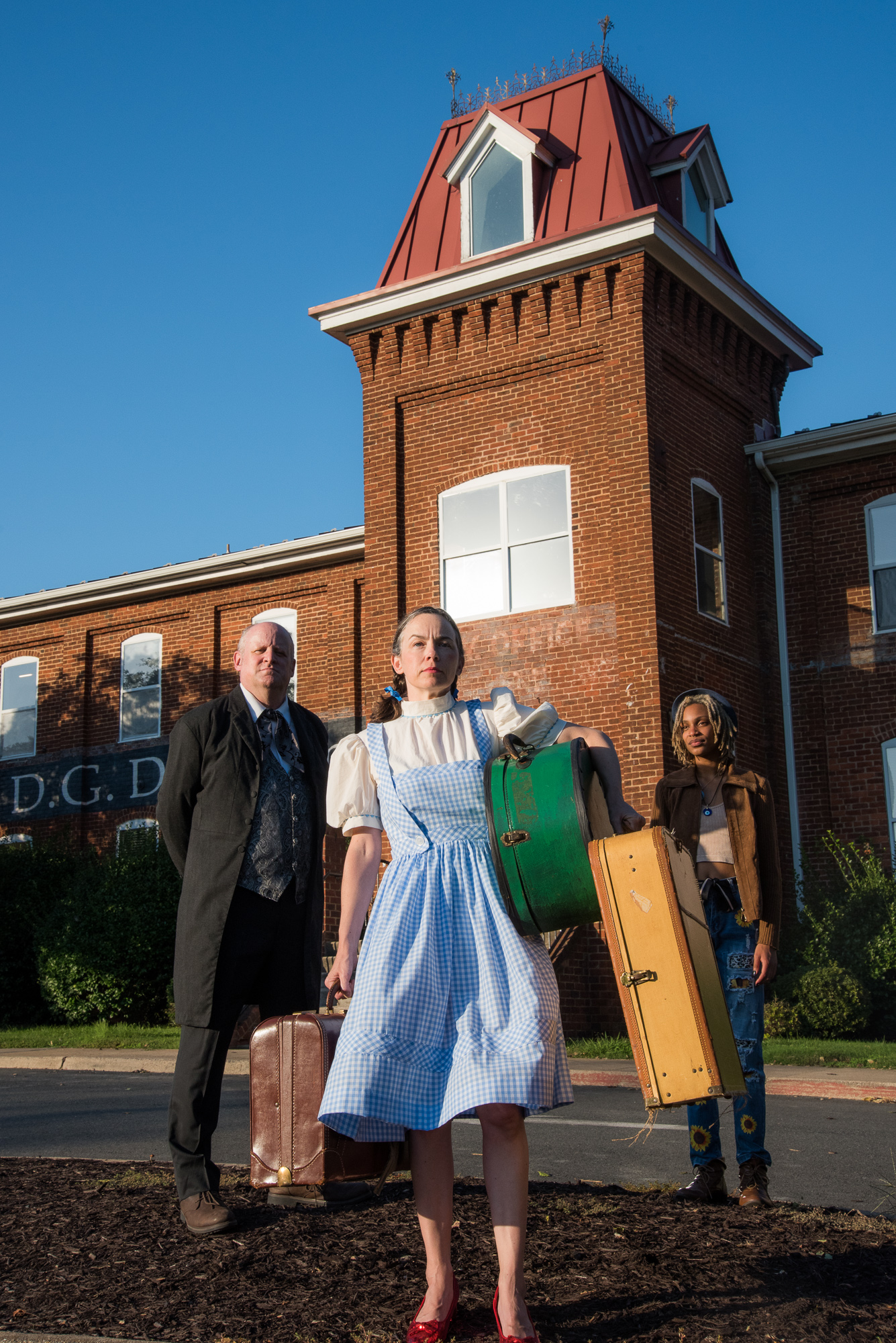 Photo by Will Kerner. Pictured (l-r): Bill LeSueur, Si n Richards, and Christiana Mitchell in THE WIZARD OF OZ, November 22 ? December 15, 2024, at Live Arts Theater in Charlottesville. 