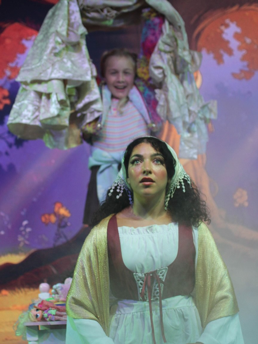 Alexa Rosengaus (front) as Cinderella and Hannah Rubinstein (rear) as The Narrator. Alexa Rosengaus (front) as Cinderella and Hannah Rubinstein (rear) as The Narrator.