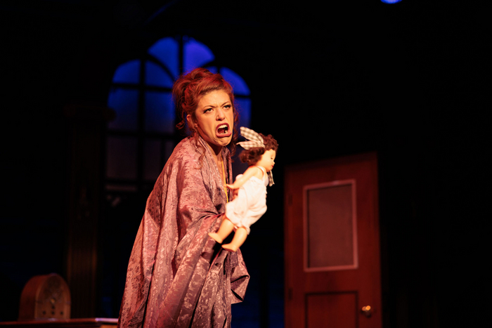 Ellen Gruber (Annie) and Frankie McElroy (Molly) Photos by Michael Bessom Photography 9