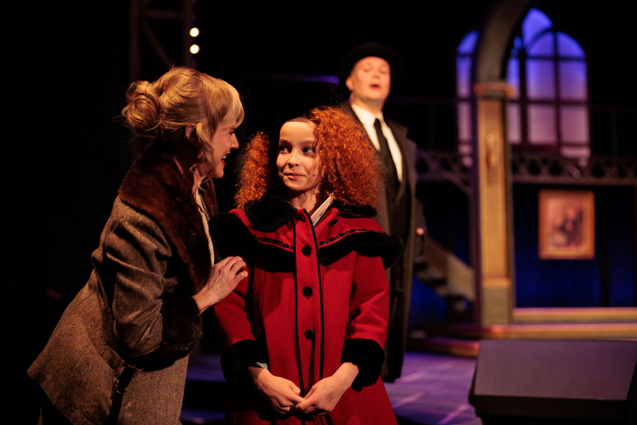 Ellen Gruber (Annie) and Frankie McElroy (Molly) Photos by Michael Bessom Photography 14