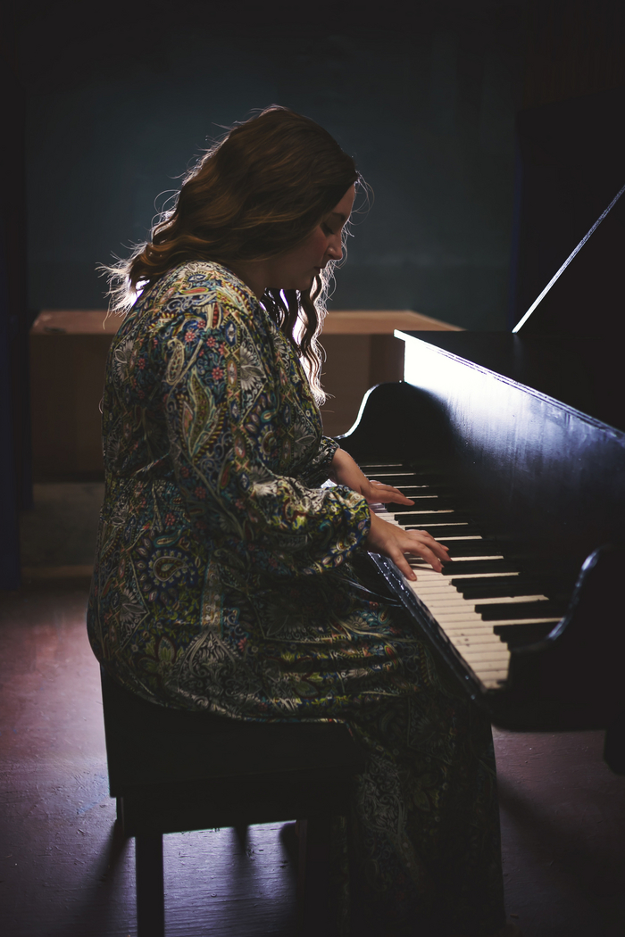 Beautiful: The Carole King Musical at The Players Guild of Dearborn Leah Frazier as Carole King Photo Credit: Jenn Deckert 2