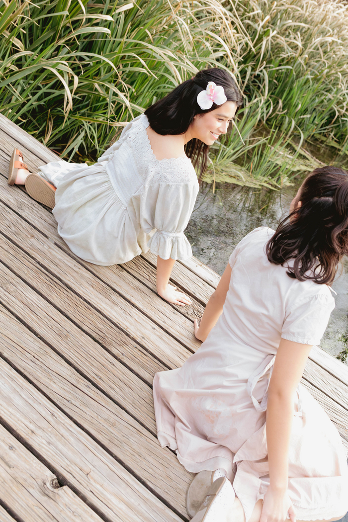 Helena (Damara Ortis) and Belmira (Esmeralda Navarro Garcia) 1