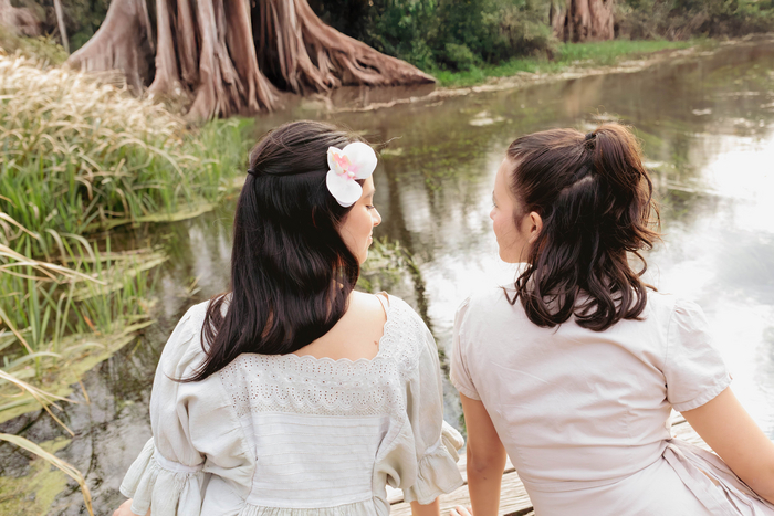 Helena (Damara Ortis) and Belmira (Esmeralda Navarro Garcia) 2