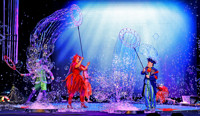 B – The Underwater Bubble Show in Broadway