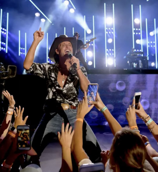 Tim McGraw & 49 Winchester in Charlotte