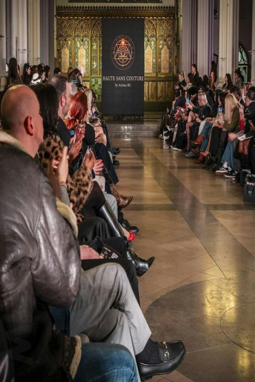 London Fashion Week Runway Show – VIP Fashion Experience in UK Regional