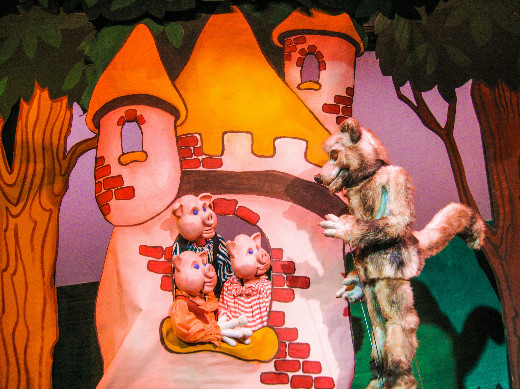 Little Red Riding Hood and the 3 Little Pigs in Baltimore