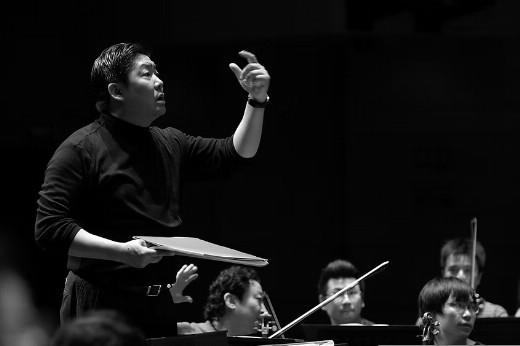 Long Yu Conducts Rachmaninoff in Costa Mesa