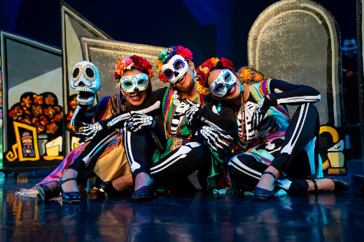 Lakewood Cultural Center Presents a Día de Muertos performance in Colorado
