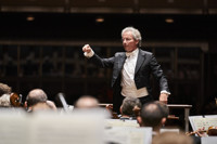 Welser-Möst Conducts Mozart and Dvořák