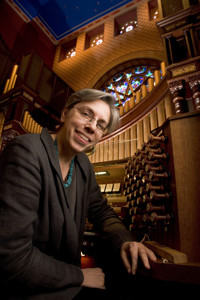 Organist Gail Archer Performs Ukrainian Music in Milwaukee, WI