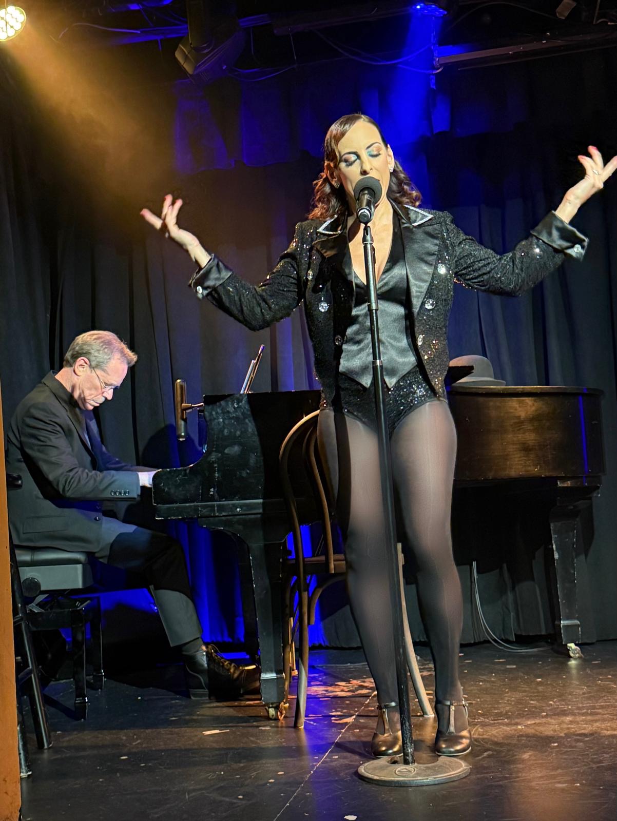 Dawn Derow with MD/pianist Ian Herman in SING HAPPY (Photo credit:  Carol Siwek)