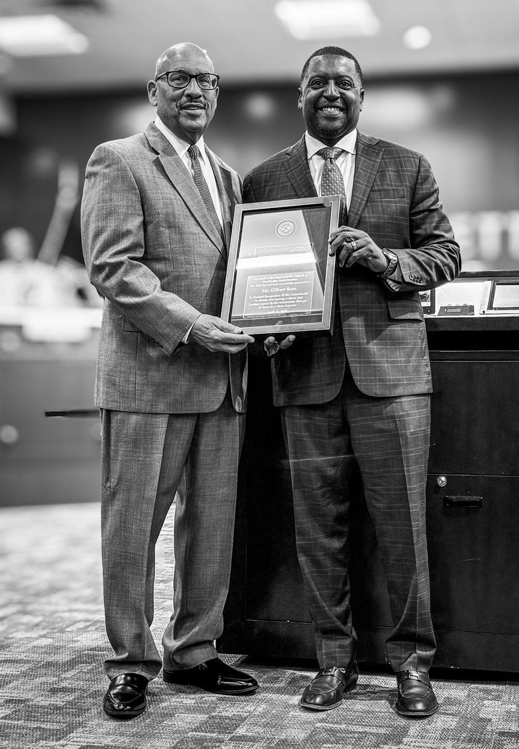 Gilbert receives the Key to Fayetteville from Mayor Mitch Colvin