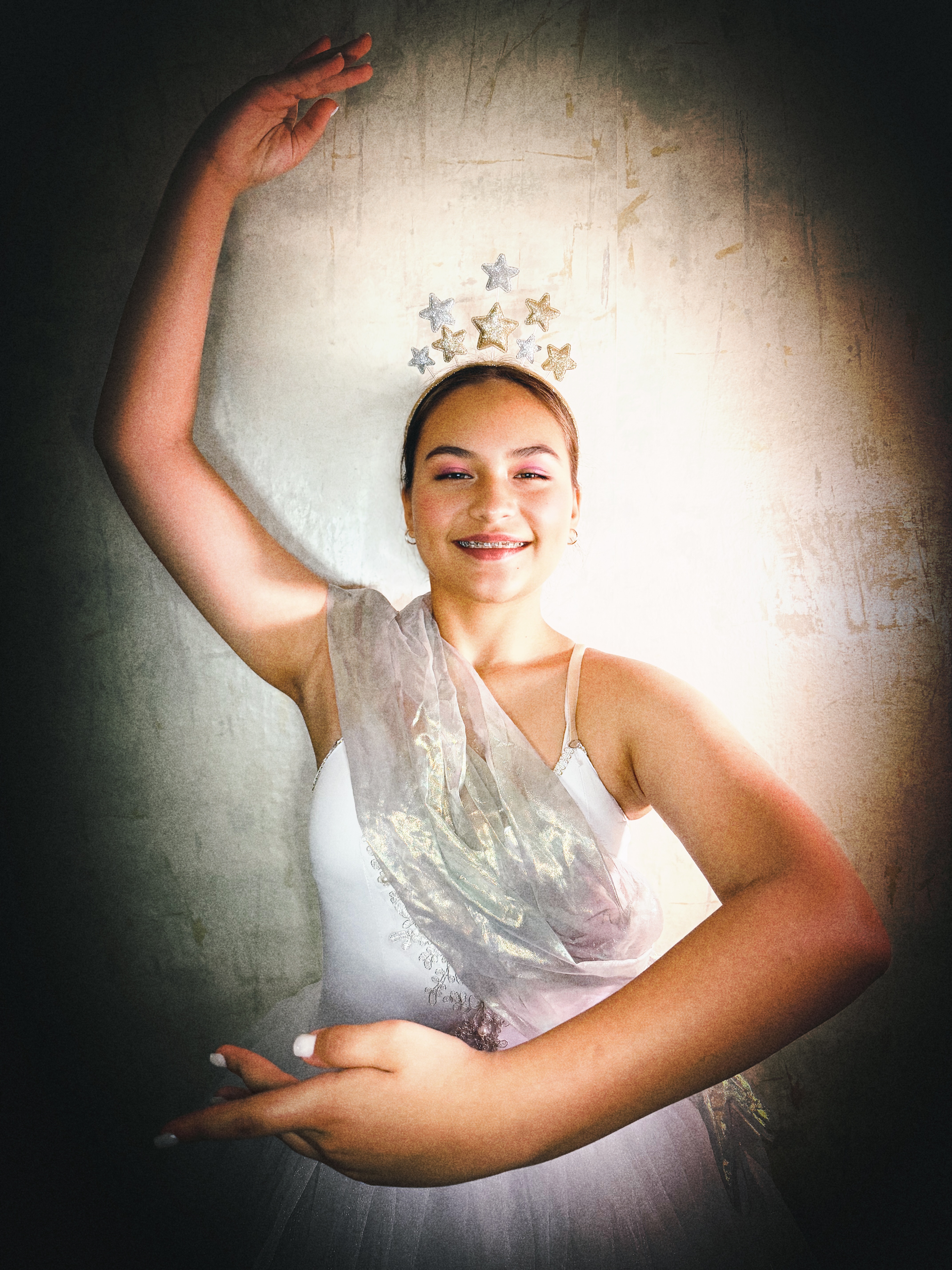 Lysette Safont (The Moon / Dance Captain / Featured Dancer)