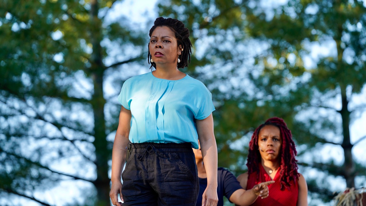 Kenya Wilson, LA Wright as Mom and Mommy