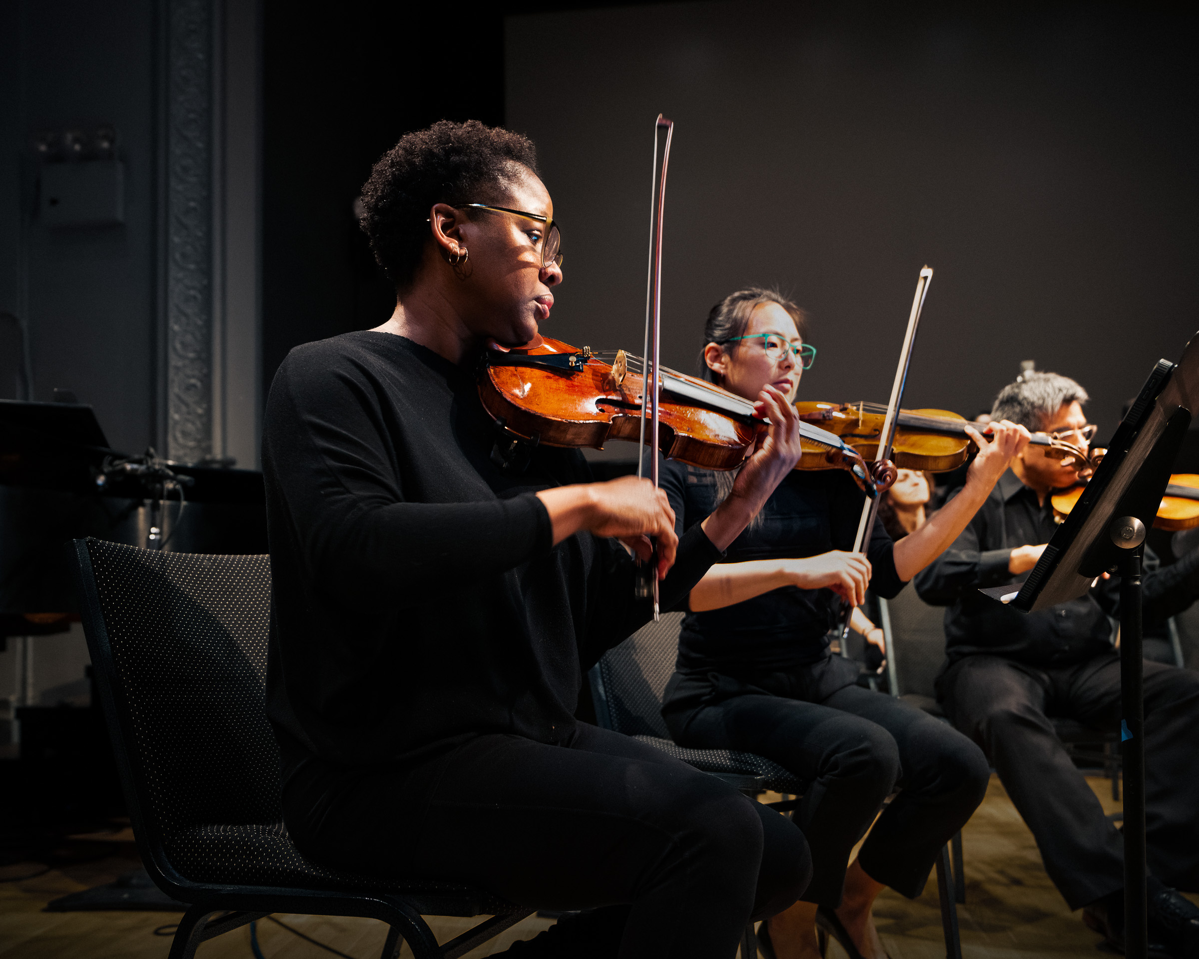 The Chamber Philharmonia of New York conducted by Tali Makell performing Black Broadway: The Early Years at Roulette (photo by Shin Kurokawa)