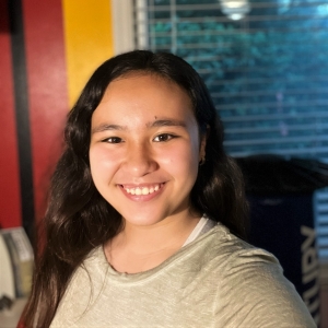 Bella Kinney - featured in