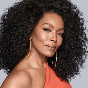 Angela Bassett - Mama (Lena Younger)