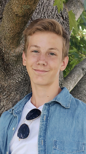 Jonah Morgan - Winkie, Ozian Buffer, Backstage Singer