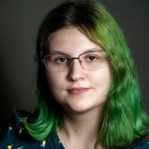 Laura Mouhanna (she/her) - Dresser