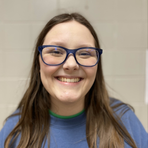 Hannah Warren - GIRLS CHORUS/ DOROTHY UNDERSTUDY/ MAYOR/ TREE/ FIDDLER/ POPPY/ MANICURIST/ JITTERBUG