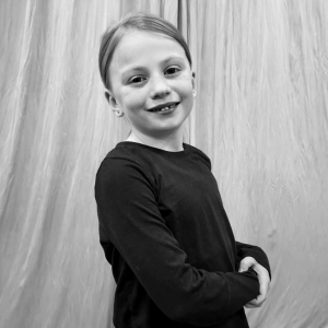 Addison Murray - Young Glinda