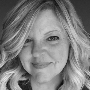 BETH KNOX - Director of Education & Social Media